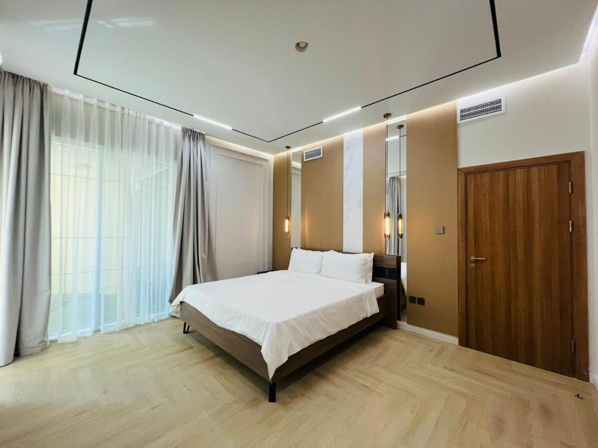 Stylish 1b In Heart Of Marina Near Attractions Apartment Dubai