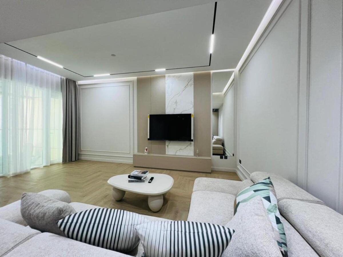Stylish 1b In Heart Of Marina Near Attractions Dubai